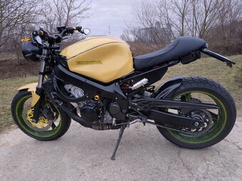 Honda CBR 600 F4 Cafe Racer - 3