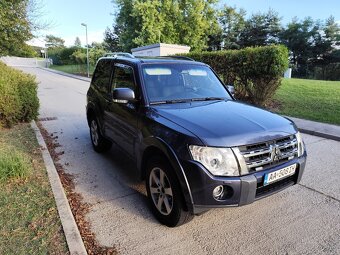 Mitsubishi Pajero - 3