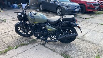 Royal Enfield Shotgun 650 - 3