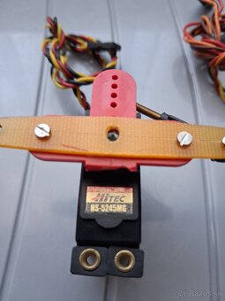 Servo  HS 5245 MG - 3