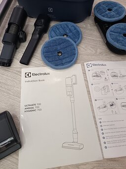 Predám tycovy vysávač ELEKTROLUX..... - 3