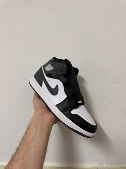 Nike Air Jordan 1 Mid - 3