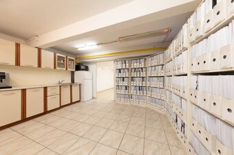 Všestranne využiteľný priestor pri OC Centrál - 3