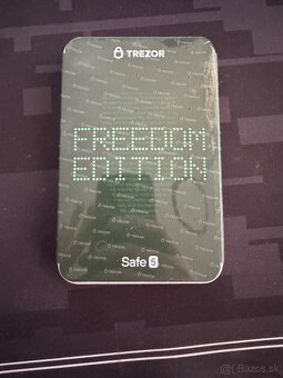 Trezor Safe 5 Freedom Edition – zapečatený, číslovaný kus - 3