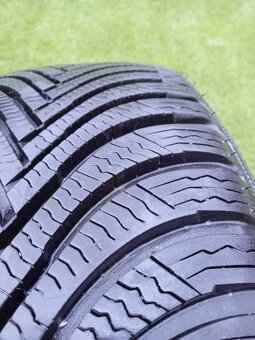 215/65 r17 zimné pneu.8 mm  DOT.3523 - 3