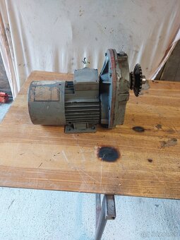 Motor s prevodovkou - 3