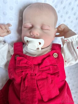 Realistická bábika Laura - 3