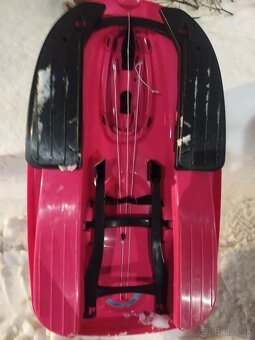 Plastové sanky s volantom - 3