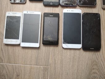 Telefóny na súčiastky - 3