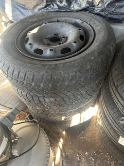 Predám pneumatiky s diskami 175/70 R14 letné - 3