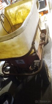Krmiaci traktor - 3