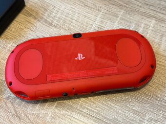 Playstation Vita Red Black edícia - Pekný stav - 3