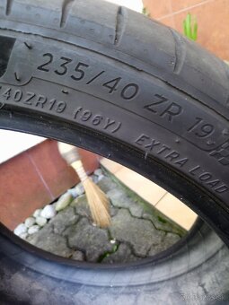 Michelin 235/40 r19 - 3