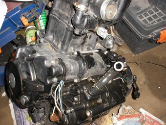 Honda CBR 250 motor 100 percentnom stave zarukou - 3