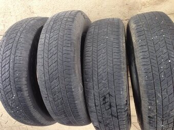 Predám celoročne pneumatiky 215/70R16. 5mm/6mm - 3