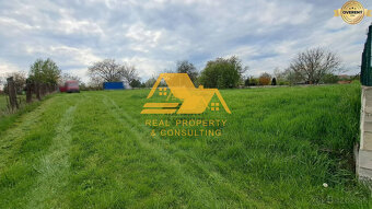 Predám stavebný pozemok v obci Trávnica - 3