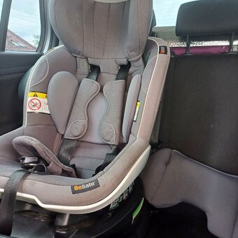 Autosedačka Be Safe Izi Turn s isofix základňou - 3