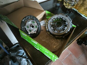 Predam spojkovu sadu Renault clio 3 .1.2benzin. - 3