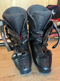 Predám lyže, lyžiarky, prilba - 3