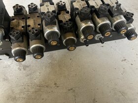 hydraulicky rozdelovac 9 sekcii iba watsap alebo mail - 3