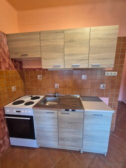 GARZÓNKA NA SEDMIČKE V KN. - 3