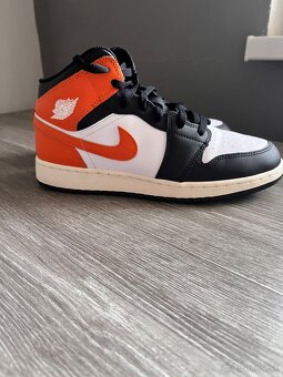 Nike Air Jordan 1 - 3