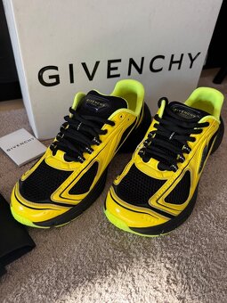 Givenchy - original - 3