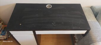 Písací stôl Micke z Ikea - 3