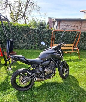 Yamaha MT07 - 3