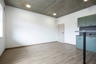 PRENÁJOM: KANCELÁRIE - DUNAJSKÁ STREDA, CZIBÓKOVÁ UL. - 3