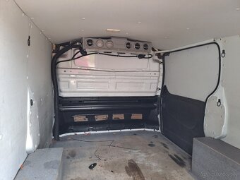 Rozpredam Vivaro B 1.6cdti 2014-2019 - 3