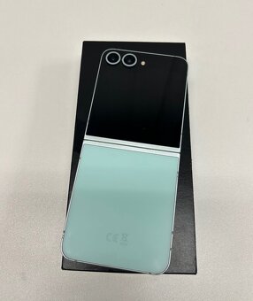 Samsung Galaxy Z Flip6 / 256GB / Mint - 3