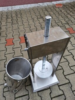 Plnička na klobásy - 3