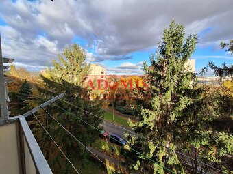 ADOMIS - predáme 2izbový tehlový byt 57m2, balkón, Podhradov - 3