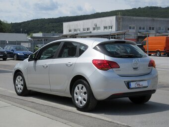 Opel Astra 1.7 CDTi 110k Enjoy - 3