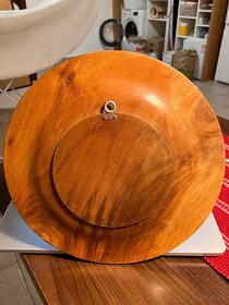 Vyrezávaný drevený tanier - 3