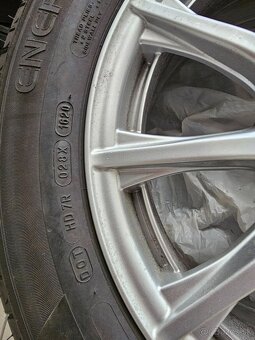 205/60 R16 92V - 3
