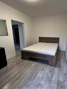 Na predaj štýlový 4 izbový byt v Leviciach - 3