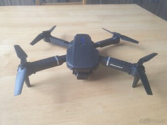 NOVÝ DRON E88 PRO HD DIAĽKOVÉ OVLÁDANIE PILOT REŽIM 2.4 Ghz - 3