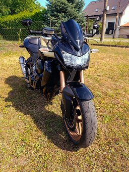 Kawasaki Z750R - 3