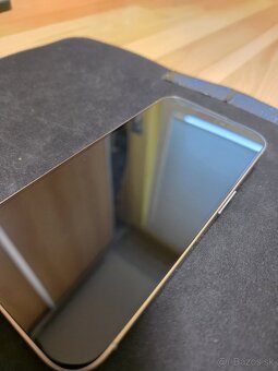 SKORO NOVY iPhone 15pro + príslušenstvo - 3