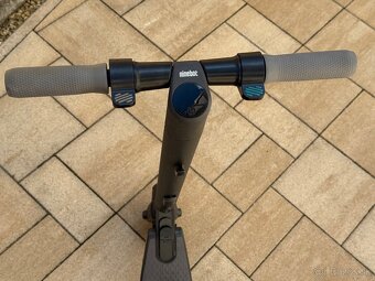 Segway Ninebot Kickscooter ES2 – tmavosivá - 3