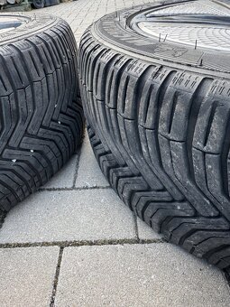 Hyundai KIA 225/45R17 - 3