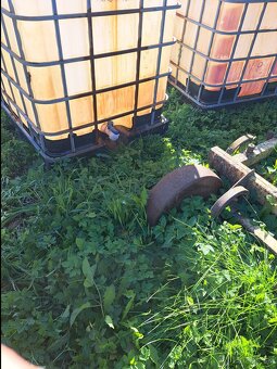 Predám plastovú nádrž IBC na vodu 1000 l - 3