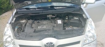Predám toyota Corolla Verso 2.0d.85kw - 3