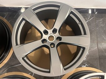 original Porsche Macan r20 95B 95B601025FM - 3