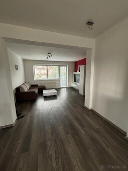 Predaj veľký 3 izbový byt s 2 balkónmi - 3