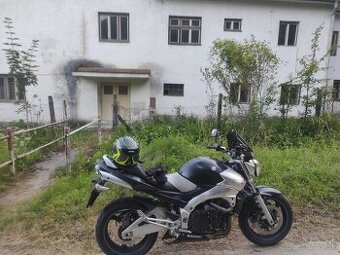 Suzuki GSR 600 - 3
