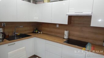 SPEKTRUM REALITY- Na Predaj 3-izbový veľkometrážny byt, 80 m - 3