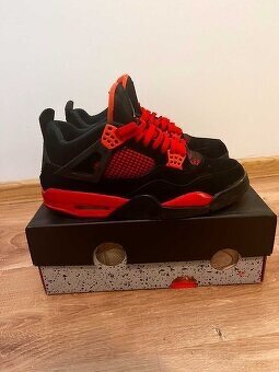 Jordan 4 Red - 3